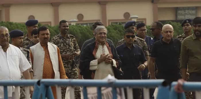 মঙ্গলবার সাতসকালে দক্ষিণেশ্বরে দেশের মুখ্য নির্বাচন কমিশনার জ্ঞানেশ কুমার, দেখানো হল কালো পতাকা