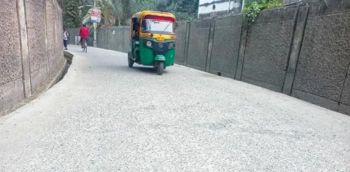 মেরামতের দু’মাসের মধ্যে রাস্তা ভেঙে গর্ত, লক্ষ লক্ষ টাকা জলে  গিরিশচন্দ্র ঘোষ স্ট্রিট নিয়ে তীব্র বিতর্ক বরানগরে