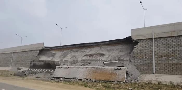 বর্ধমান থেকে কলকাতা যাওয়ার রাস্তায় মেমারির সরডাঙায়  ধসে গেল ওভার ব্রিজ, বন্ধ যান চলাচল