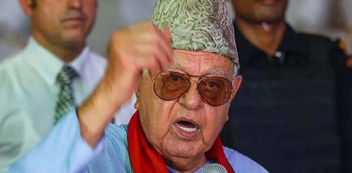 বিয়েবাড়িতে বন্দুকবাজের হানা, অল্পের জন্য প্রাণে রাক্ষা পেলেন জম্মু-কাশ্মীরের প্রাক্তন মুখ্যমন্ত্রী ফারুক আবদুল্লা