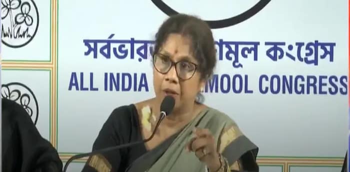 সাংবাদিক বৈঠকে মন্ত্রী শশী পাঁজা