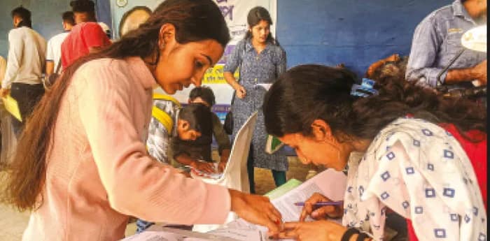 যুবসাথী: অনলাইনে ৭৩ হাজার আবেদনের মধ্যে ৬২ হাজারের নাম অনুমোদিত