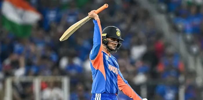 রানে ফিরতে মোবাইল ছাড়েন অভিষেক