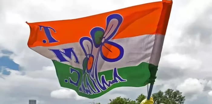 ভরাডুবির পরই আড়াআড়ি ভাগ তৃণমূল? পাঁচতারা হোটেলে বিদ্রোহী এমএলএদের জমায়েত, সই জাল কাণ্ডে বহিষ্কৃত ঋতব্রত-সন্দীপন