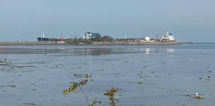 গুজরাতের ভাদিনার বন্দরে এসে পৌঁছাল এলপিজি ট্যাঙ্কার নন্দাদেবী