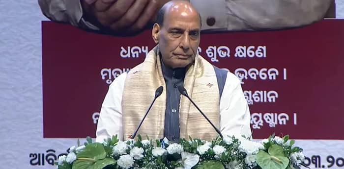 বারাকপুরে আসতে পারেন রাজনাথ