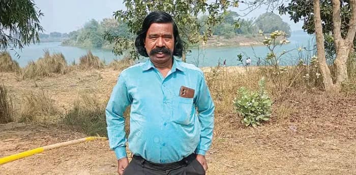 রাজনৈতিক দলের সভায় এখন ডাক পড়ে না হরবোলা শিল্পীদের