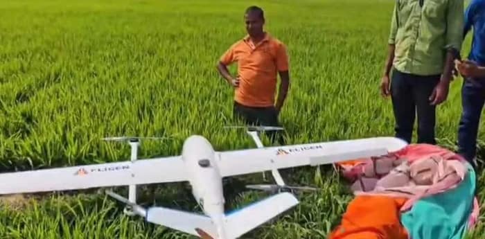 ধানক্ষেতে রহস্যময় বিশাল ড্রোন,  আতঙ্কে স্থানীয় বাসিন্দারা