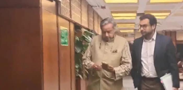পশ্চিম এশিয়া সংঘাত: বুধবার নয়াদিল্লিতে বৈঠকে বিদেশ বিষয়ক সংসদীয় স্থায়ী কমিটি