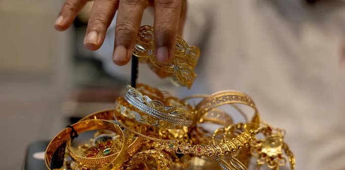 সোনা-রুপোয় একধাক্কায় ১৫০ শতাংশ আমদানি শুল্ক বাড়াল কেন্দ্র, দাম বাড়বে গয়নার