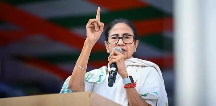 ‘সমস্ত সীমা লঙ্ঘন করছে নির্বাচন কমিশন, নয়া চিঠিতে তোপ দাগলেন মুখ্যমন্ত্রী মমতা বন্দ্যোপাধ্যায়