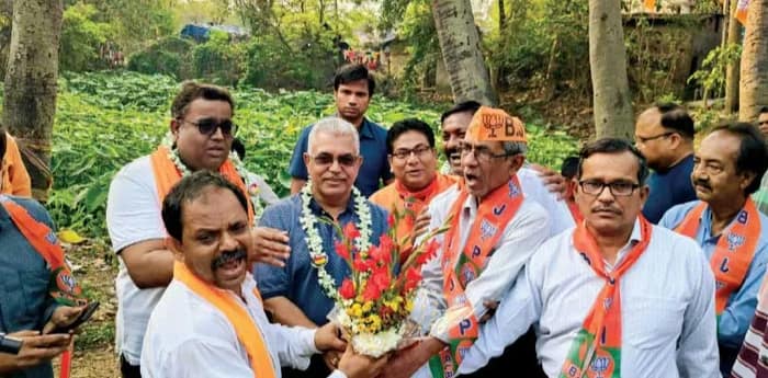 লড়াইয়ের মধ্যে রাজনৈতিক সৌজন্য দিলীপ-প্রদীপের, থাকল রাম-বাণও