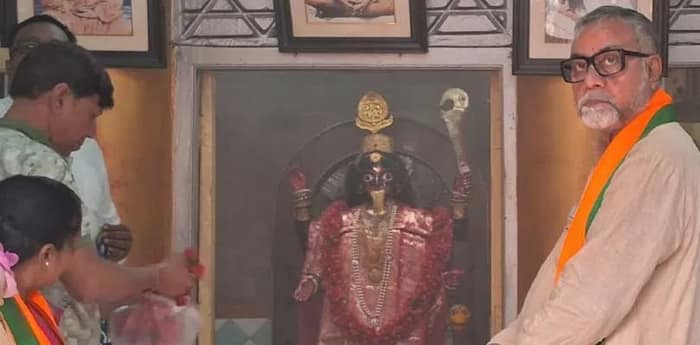 ভোটপ্রচার শুরুর আগে মন্দিরে পুজো দিলেন বিজেপি প্রার্থী তাপস রায়