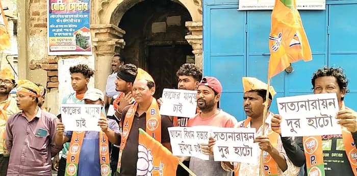 ছাতনায় বিজেপি প্রার্থী বদলের দাবিতে তুমুল বিক্ষোভ