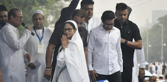 ‘মোদিজিকে বাংলার মানুষের ভোটাধিকার কাড়তে দেব না’, রেড রোড থেকে এসআইআর ইস্যুতে ফের সরব মুখ্যমন্ত্রী