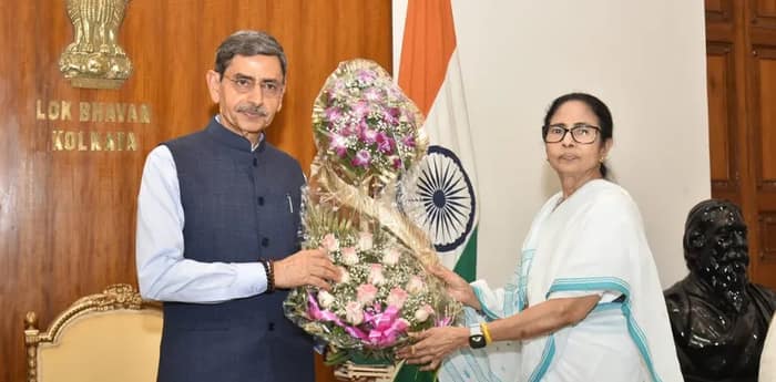 রাজ্যপাল আর এন রবির সঙ্গে দেখা করলেন মুখ্যমন্ত্রী মমতা বন্দ্যোপাধ্যায়