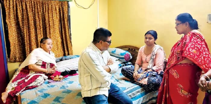 বুচু নেই! মানছেই না মায়ের মন কালিন্দীতে বাকরুদ্ধ প্রতিবেশীরাও