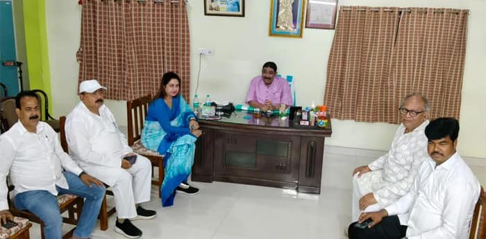 বীরভূমের দুবরাজপুরে অভিষেক ব্যানার্জির সভা ঘিরে কোর কমিটির বৈঠকে অনুব্রত মণ্ডল