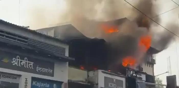 মহারাষ্ট্রের তুরভের ২১ নং সেক্টরের একটি দোকানে ভয়াবহ অগ্নিকান্ড
