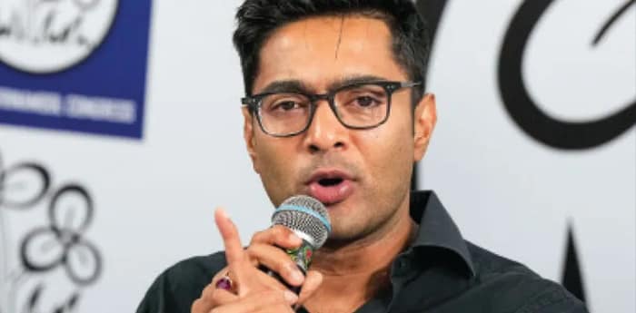 বদলে যাওয়া বেলপাহাড়ীর জোড়াম গ্রামের গল্প অভিষেককে শোনাতে চান বাসিন্দারা