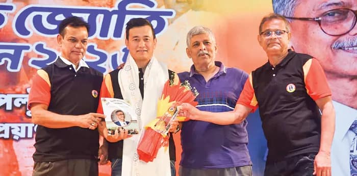 লগ্নিকারী সংস্থার কাছে সমর্থকদের আবেগ মূল্যহীন, মন্তব্য বাইচুংয়ের, দীপক জ্যোতি সম্মানে আপ্লুত ঋতুপর্ণারা