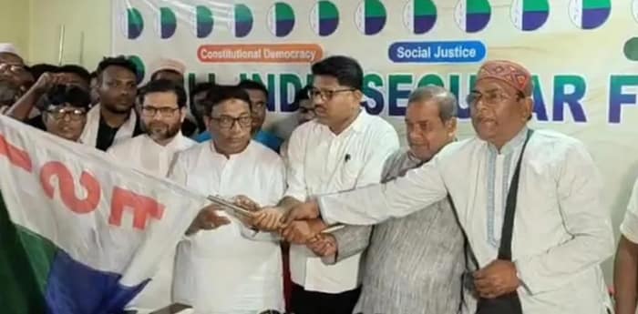 আইএসএফে যোগ দিলেন উত্তর ২৪ পরগনা জেলা পরিষদের কর্মাধ্যক্ষ মফিদুল হক সাহাজি