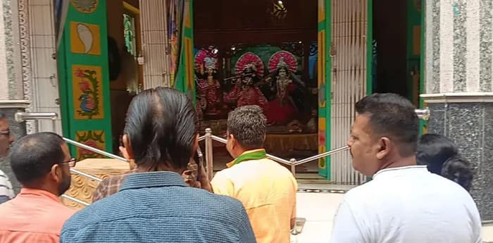 জলপাইগুড়ির গৌড়ীয় মঠে পুজো দিলেন বিজেপি প্রার্থী অনন্তদেব অধিকারী
