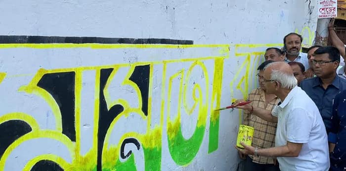 মুখ্যমন্ত্রীর মমতা বন্দ্যোপাধ্যায়ের জন্য ভবানীপুরে দেওয়াল লিখনে মন্ত্রী শোভন দেব চট্টোপাধ্যায়