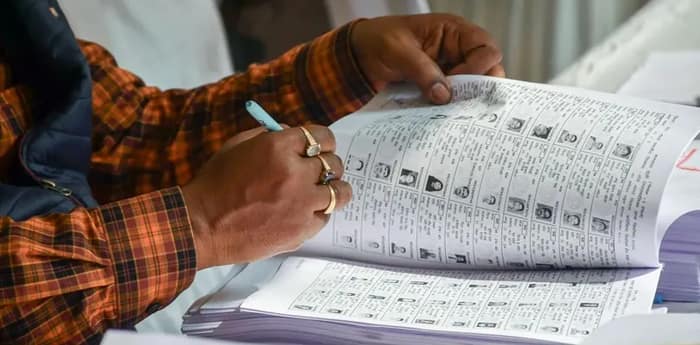 ডিপোর্টেশন আতঙ্কে বিচারাধীন ভোটাররা, বাংলাদেশি চিহ্নিতকরণে আইনি প্রক্রিয়া চান অধীর