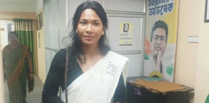 ইস্তফাপত্র গ্রহণের আর্জি জানিয়ে আদালতের দ্বারস্থ স্বপ্না বর্মন