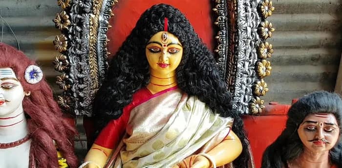 কাল অন্নপূর্ণা পুজো, প্রতিমা তৈরির বরাত বৃদ্ধি পাওয়ায় খুশি কুমোরটুলির শিল্পীরা