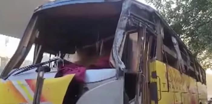 দিল্লিতে ভয়াবহ পথ দুর্ঘটনা, বাস উল্টে মৃত ২, আহত ২৫