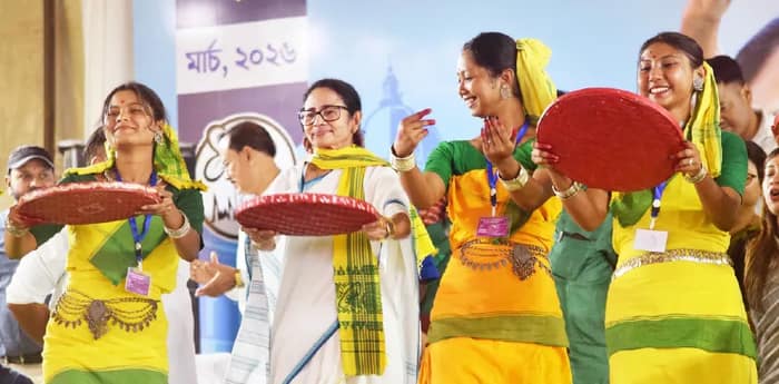 মধ্যরাতে মানুষের স্বাধীনতা কেড়ে নিল কমিশন, আক্রমণ মুখ্যমন্ত্রীর, ‘রামচন্দ্র কারও একার নন, আমরাও পালন করব রামনবমী’