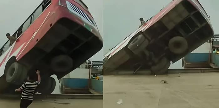 বাংলাদেশে পদ্মায় বাসডুবি: মৃতের সংখ্যা বেড়ে ২৫