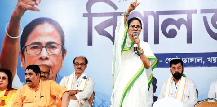 কমিশনকে মুখ্যমন্ত্রীর তোপ