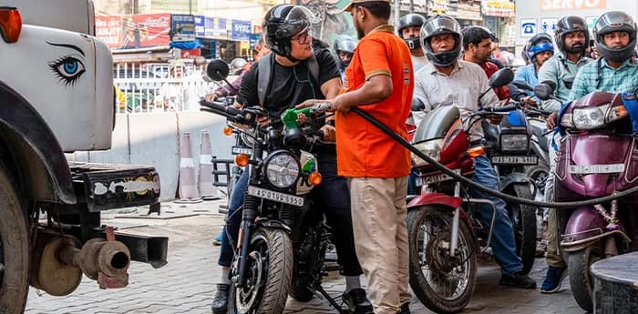 ফের দেশজুড়ে বাড়ল পেট্রল-ডিজেলের দাম