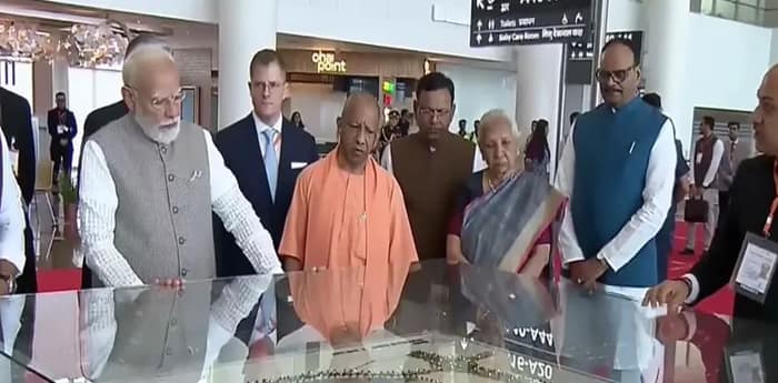 নয়ডা আন্তর্জাতিক বিমানবন্দরের প্রথম পর্যায়ের উদ্বোধনের আগে প্রস্তুতি খতিয়ে দেখলেন প্রধানমন্ত্রী মোদি