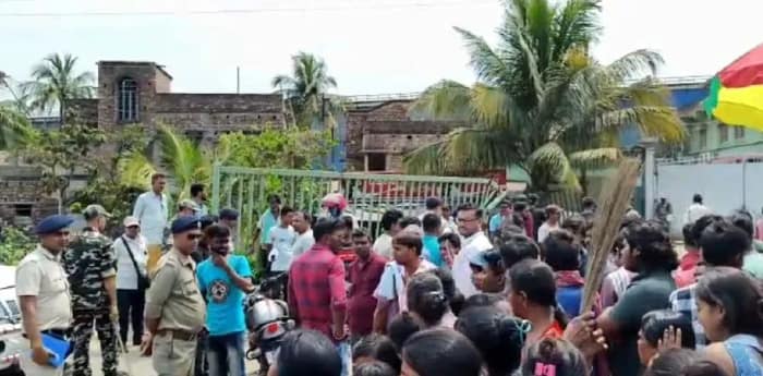 কারখানা থেকে নির্গত গ্যাসে অসুস্থ বহু, প্রতিবাদে পাঁচলায় পথ অবরোধ