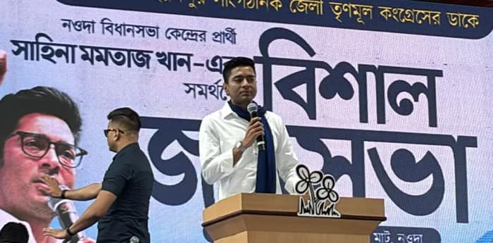 বিজেপি তিনটি এজেন্টকে দায়িত্ব দিয়ে পাঠিয়েছে, একটি অধীর চৌধুরী। দ্বিতীয় এজেন্ট হুমায়ুন কবীর তার সঙ্গে আছে দিল্লির নির্বাচন কমিশনার: অভিষেক বন্দ্যোপাধ্যায়