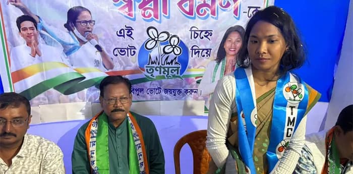 রাজগঞ্জের  পানিকৌড়ি অঞ্চলে দলের নির্বাচনী কার্যালয় উদ্বোধনে  তৃণমূল প্রার্থী স্বপ্না বর্মন