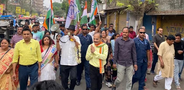 বহরমপুর শহরে পদযাত্রা কংগ্রেস প্রার্থী অধীর চৌধুরীর