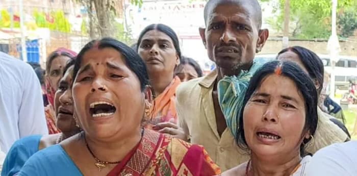 বিহারের নালন্দায় মন্দিরে পদপিষ্ট হয়ে মৃত ৯, ‘ডবল ইঞ্জিন দিচ্ছে ডবল ডেথ’, কটাক্ষ তৃণমূলের  সরব তেজস্বীও