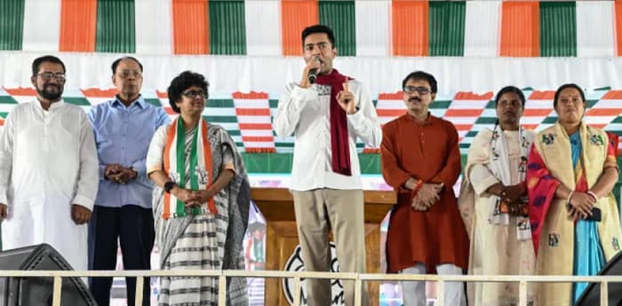 অর্পিতা ঘোষ জিতলেই হবে মেডিকেল কলেজ, বালুরঘাটের সভায় প্রতিশ্রুতি অভিষেক বন্দ্যোপাধ্যায়ের