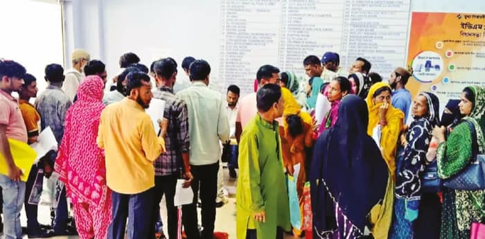 ভারতীয় পরিচয় অটুট রাখতে প্রশাসনের দোরে ঘুরছেন ক্যানসার আক্রান্ত রোগী
