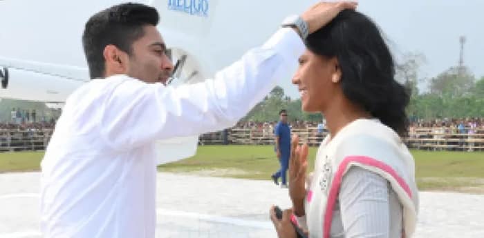 মমতার সরকার দিচ্ছে, মোদি সরকার লুট করছে: অভিষেক