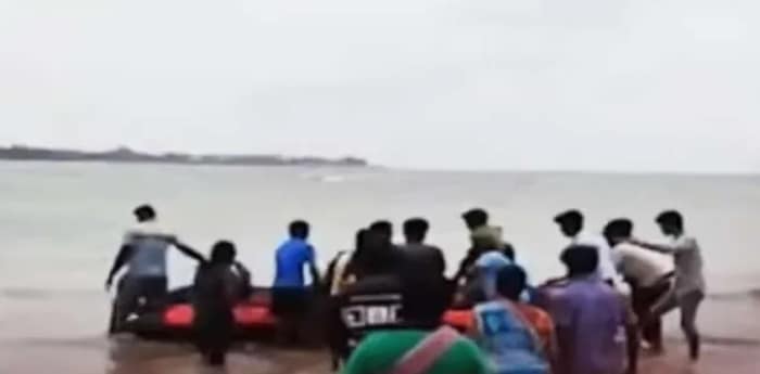 তাজপুর সমুদ্র সৈকতে স্নানে নেমে তলিয়ে মৃত্যু সোদপুরের চিকিৎসক দম্পতির