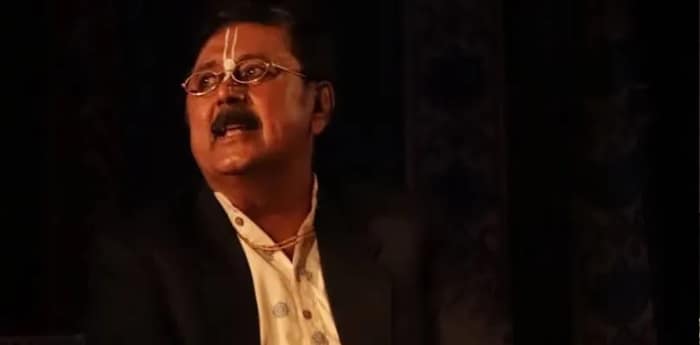 মঞ্চে নাসিকা গর্জন