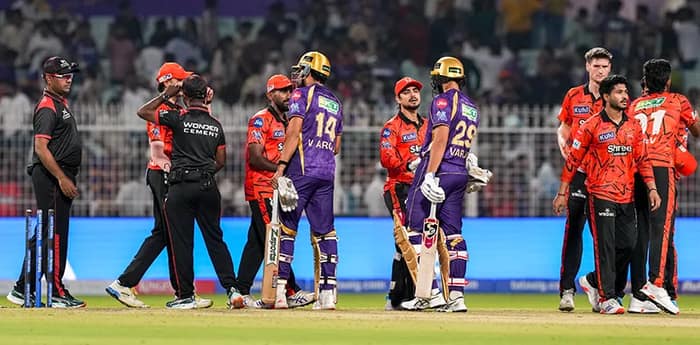ঘরের মাঠেও লজ্জার হার নাইটদের