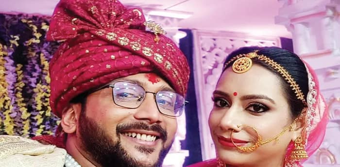 তাজপুরে মর্মান্তিক দুর্ঘটনা, ডাক্তার দম্পতির মৃত্যুতে শোকাতুর দুই পরিবার, বিমর্ষ প্রতিবেশীরাও