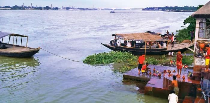 ত্রিবেণী তীর্থ পথে